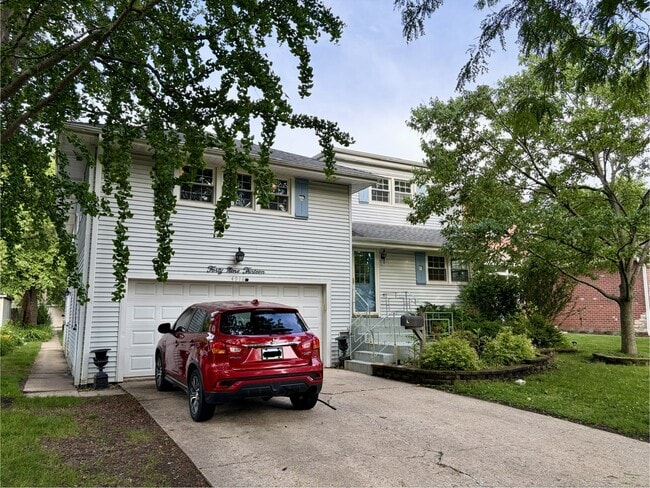 Building Photo - 4913 Prospect Ave