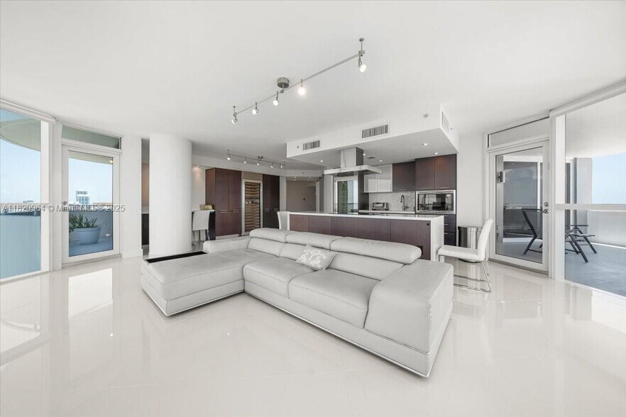 Building Photo - 6301 Collins Ave