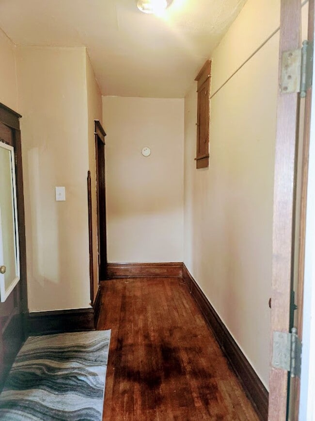 Building Photo - 233 E Pitt St