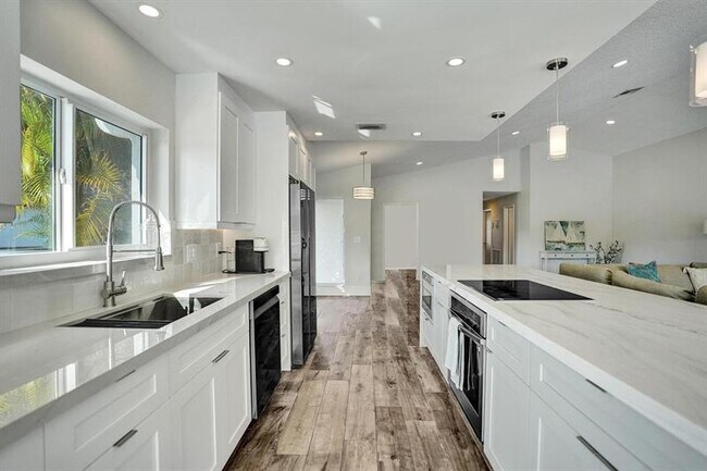 Building Photo - 21464 Bridgeview Dr