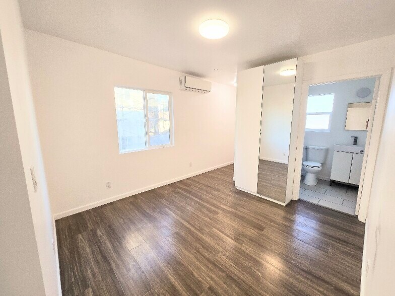 Building Photo - 3121 Larga Ave