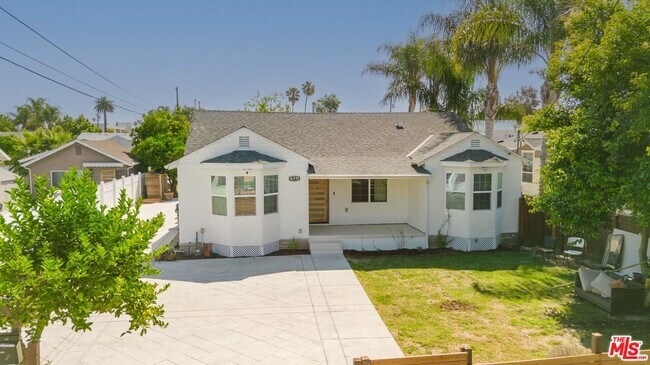 Building Photo - 6712 Cedros Ave