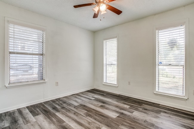 Building Photo - 1109 Gardner Cove