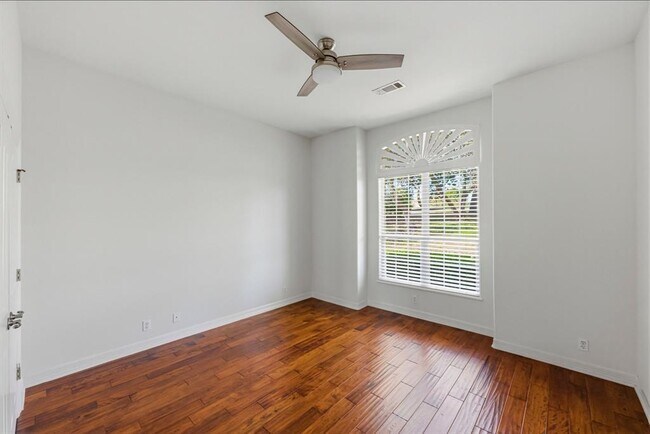 Building Photo - 13725 Madrone Mountain Way