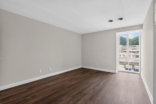Building Photo - 5703 Indian Ct