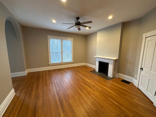 Building Photo - W King Ave 101-101.5 MLR