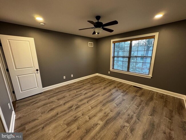 Building Photo - 4 Stonehaven Cir