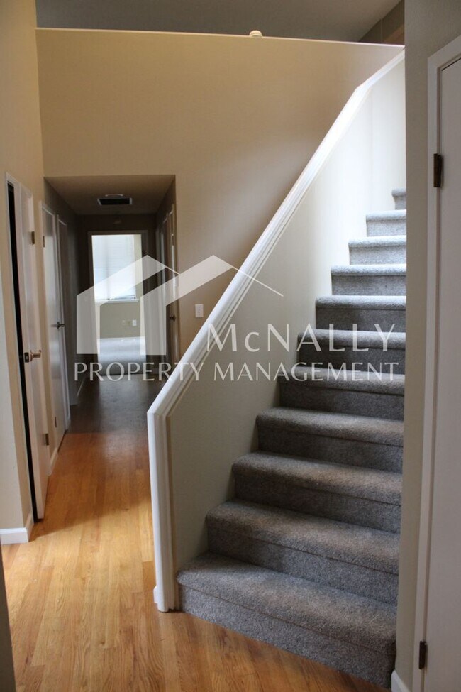 Building Photo - Beautiful 3BR Home in Cul-de-Sac – Loft, Deck & 3-Car Garage