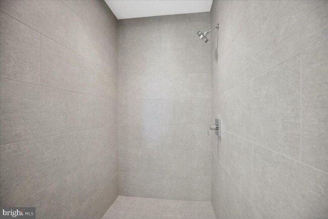 Building Photo - 923 V St NW