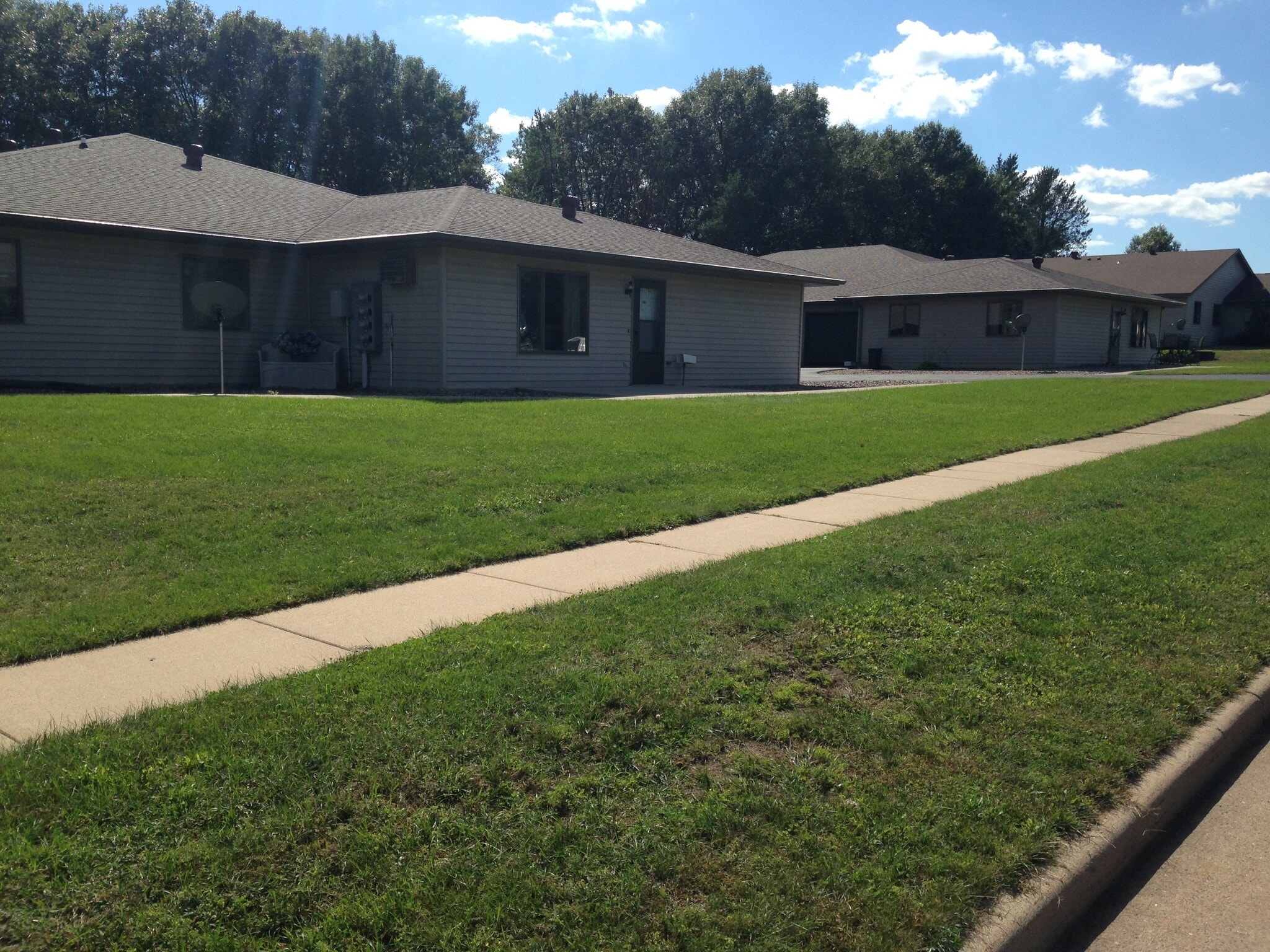 Building Photo - 1411 Devney Dr