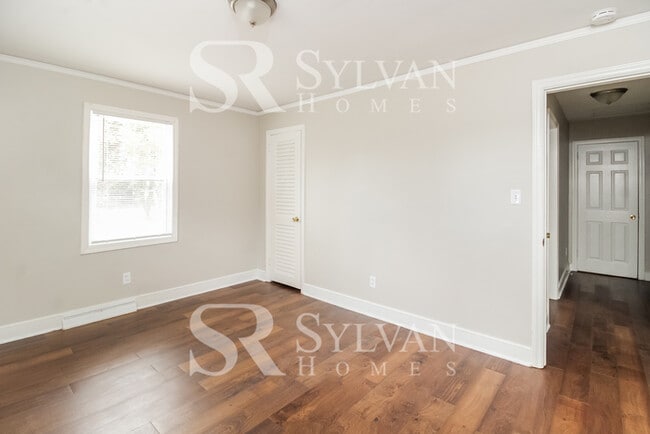 Building Photo - Spacious 4 bedroom updated home!