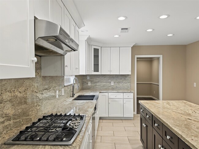 Building Photo - 139 Haversham Dr