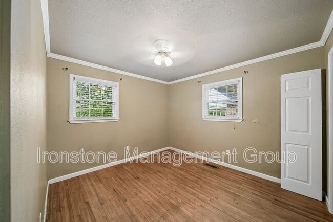 Building Photo - 906 N Atlanta St