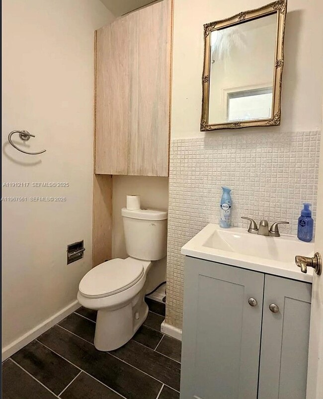 Building Photo - 445 SW 24th Rd