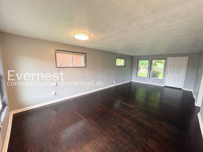 Building Photo - 638 Garden City Dr