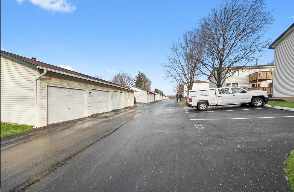 Garage - 2710 Northcreek Dr