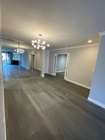 Building Photo - 901 10th St