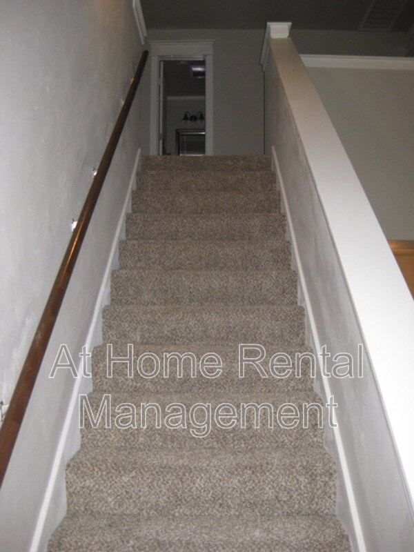 Building Photo - 9224 S Hudson Ave