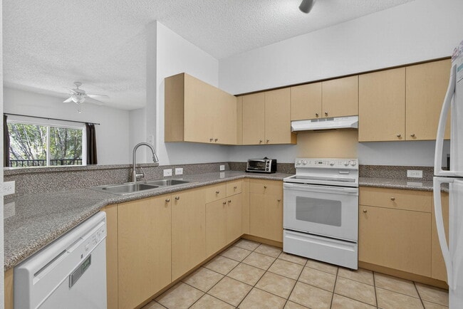 Building Photo - 340 Crestwood Cir