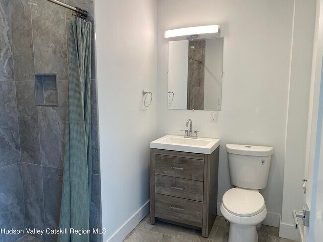 Building Photo - 520 Delaware Ave