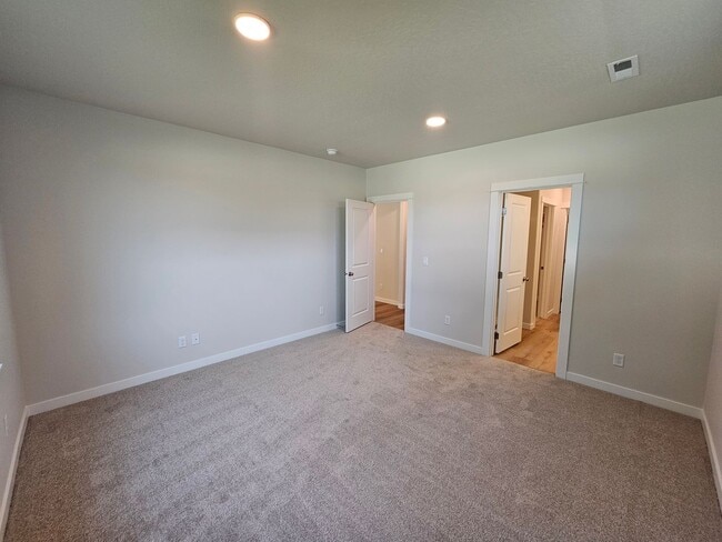 Building Photo - New build! October rent free