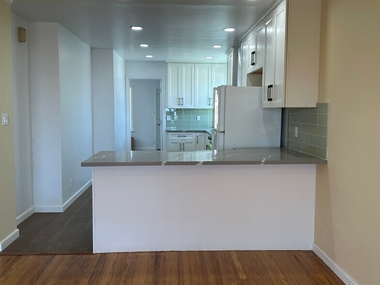 Building Photo - 712 46th Ave