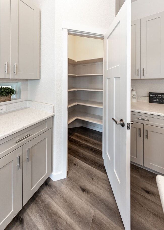 Building Photo - Mt. Shadows End Unit 3 Bed Luxury Townhome