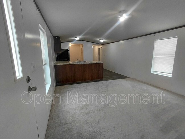 Building Photo - 301 Mantle Ave