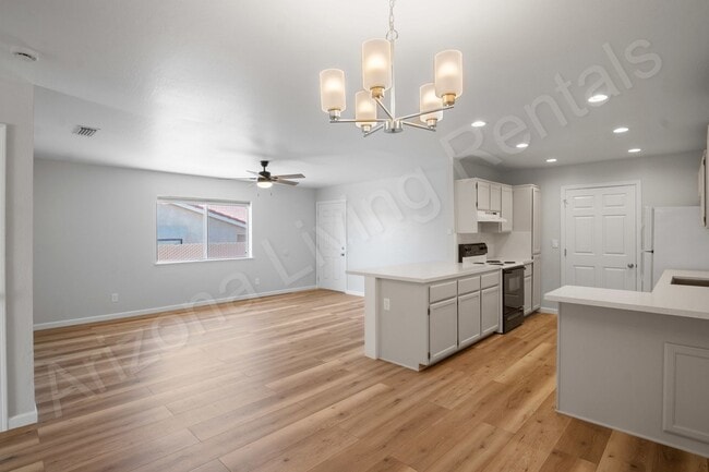 Building Photo - OSBO3240