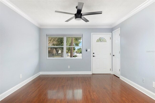 Building Photo - 727 14th St S