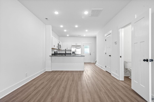 Building Photo - 318 Front Rdg Cir