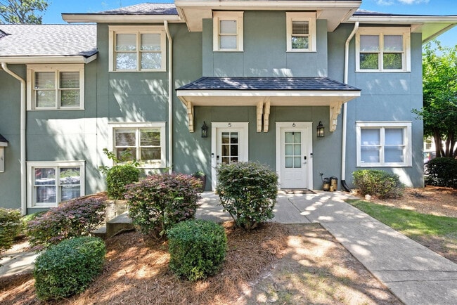 Building Photo - 4 Dearing St