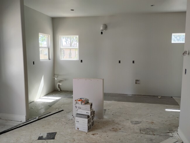 Building Photo - 1006 Wooded Holw Ct