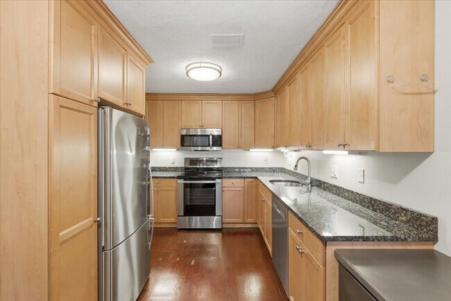Building Photo - 360 Neponset St