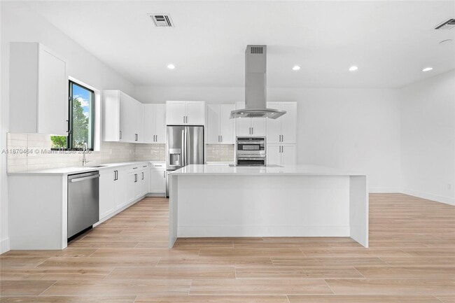 Building Photo - 1450 SW 23rd St
