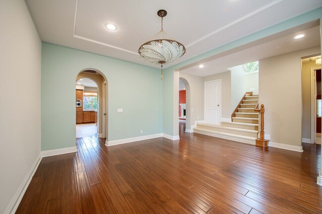Building Photo - 935 Heron Cir