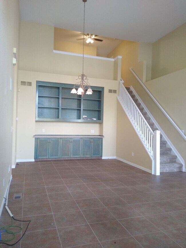 Building Photo - HUGE 3 Bedroom 3 Bath Home in Gated Community