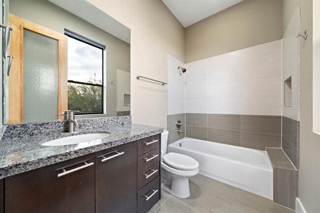 Building Photo - 4619 Austin St