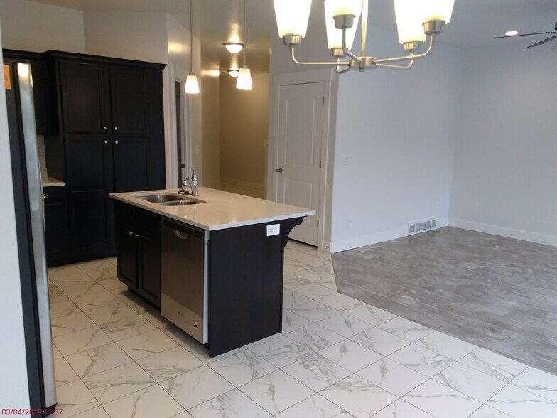 Building Photo - 14576 S Quiet Shade Drive