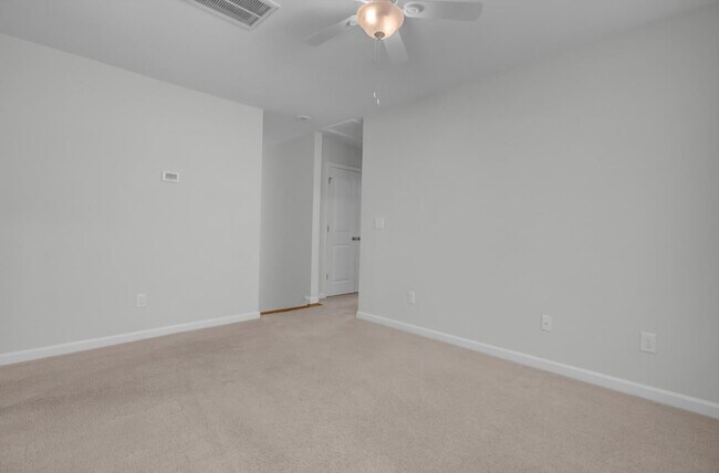 Building Photo - 131 Lakestone Rd