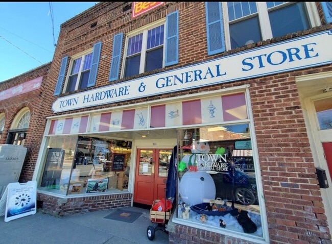 Building Photo - Swannanoa - Rent Includes All Utilities and Internet!