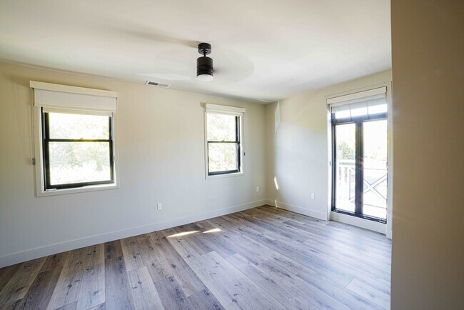 Building Photo - Rhine House Lofts