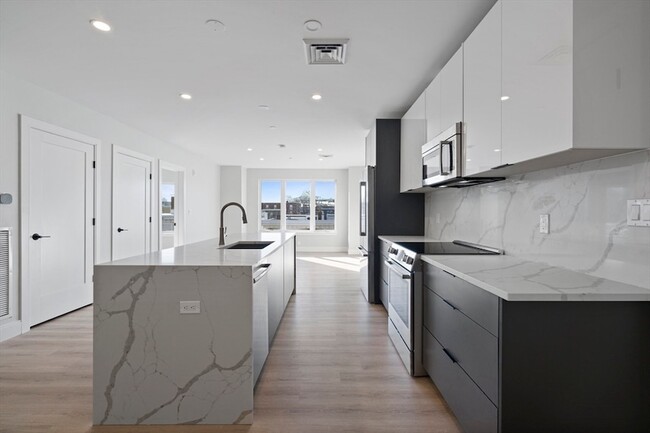 Building Photo - 25 2nd St