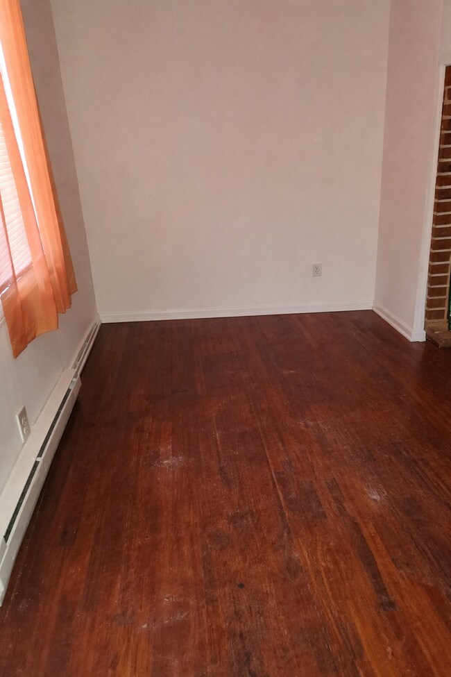 Building Photo - 236 E Main St