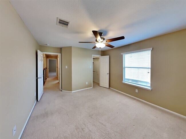 Building Photo - 633 Rocky Hollow Ln