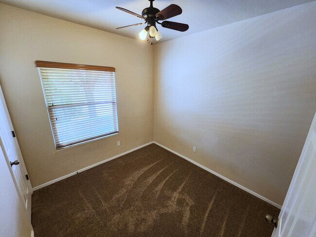 Building Photo - 5859 Habanero Dr