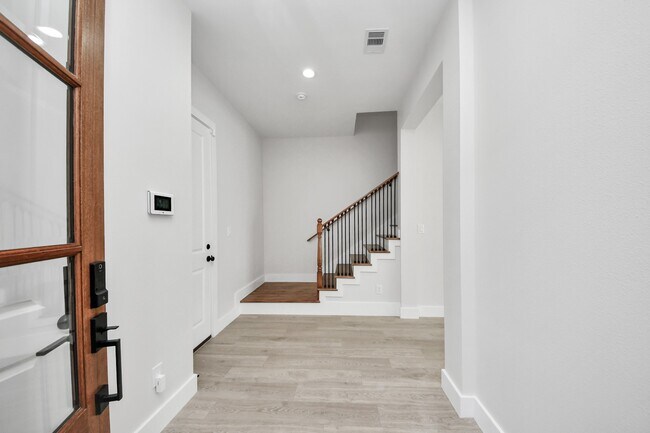 Building Photo - 8306 Comal St