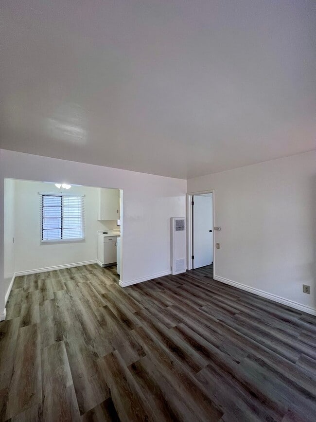 Building Photo - 4326 1/2 SWIFT AVENUE-