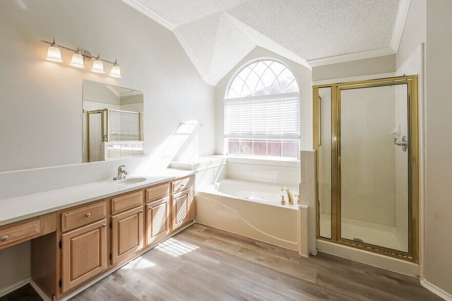 Building Photo - 440 Saddle Head Dr