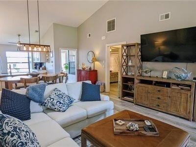 Building Photo - 7716 SE Sugar Sand Cir